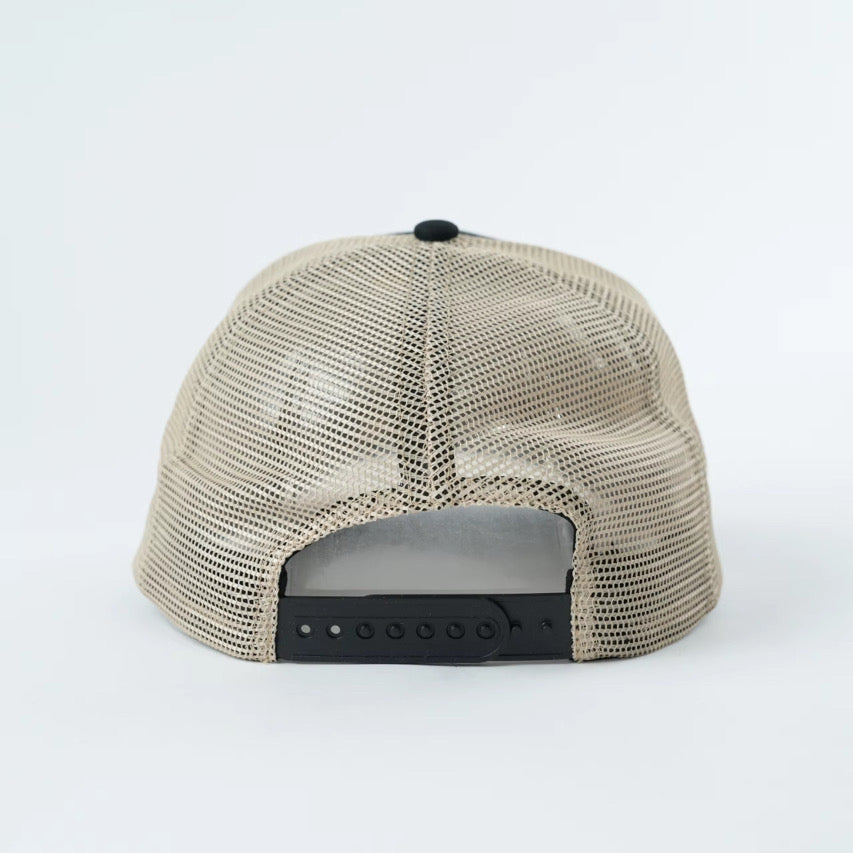 Trucker Hat in Black/Beige