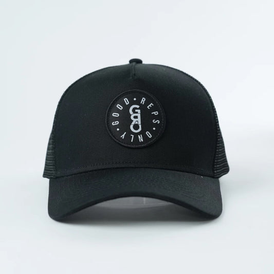 Trucker Hat in Black / Black